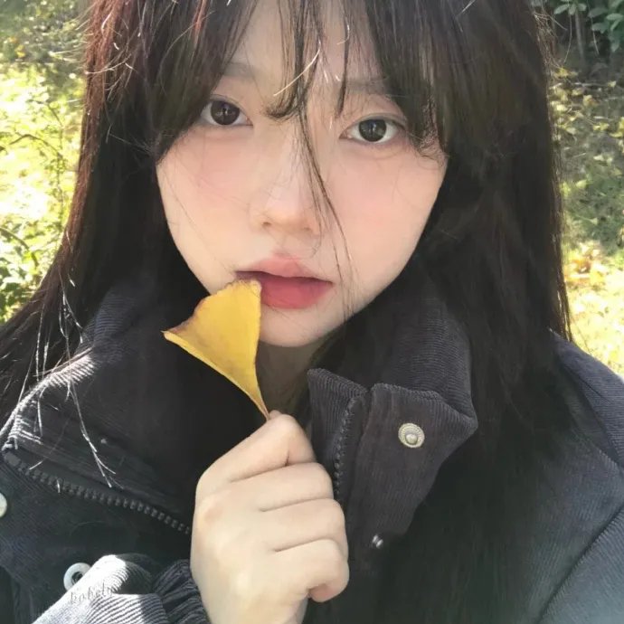 劳拉·马尔斯的眼睛